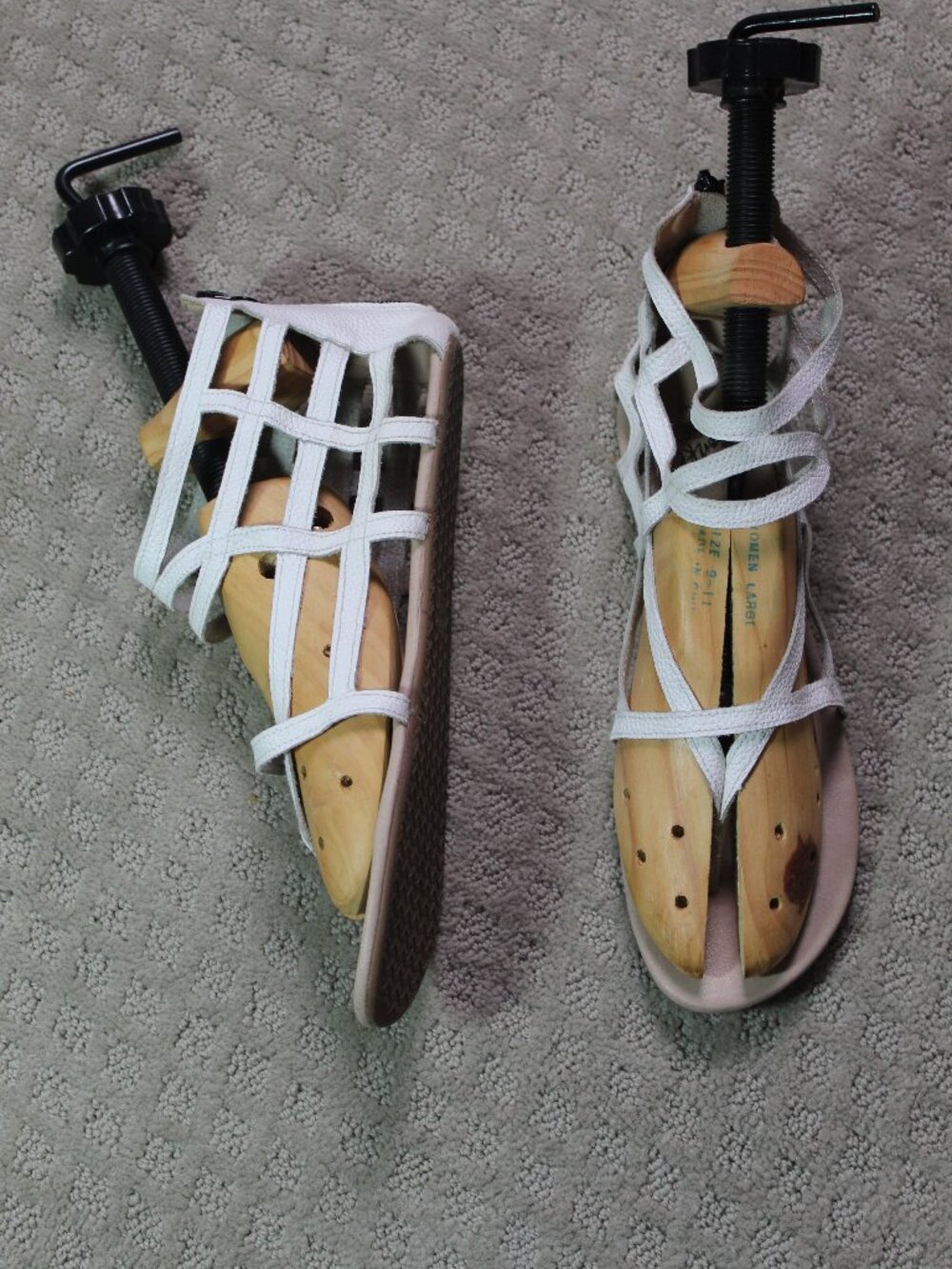 Monkey Feet Size 42 / 11 Soft Flexible White Leather Flat Gladiator Sandals